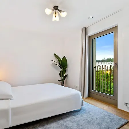 Apartment Spacious 2br In Belval - City Views & Smart Tv