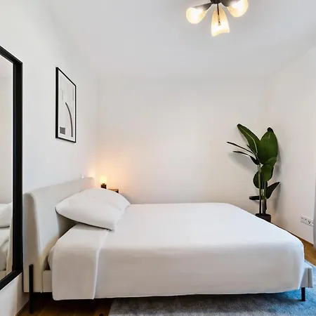 Spacious 2br In Belval - City Views & Smart Tv